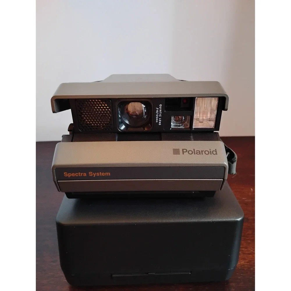 Vintage polaroid Spectra System Instant Film Camera w/ Quintic Lens and HardCase